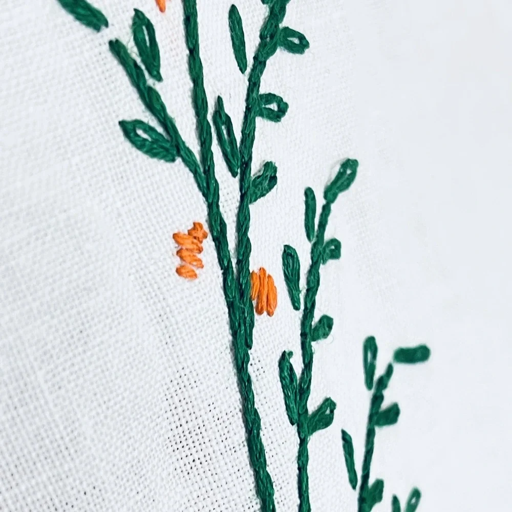 Embroidered Deer Floral Linen Table Runner Crochet Edge Country White Decor READ